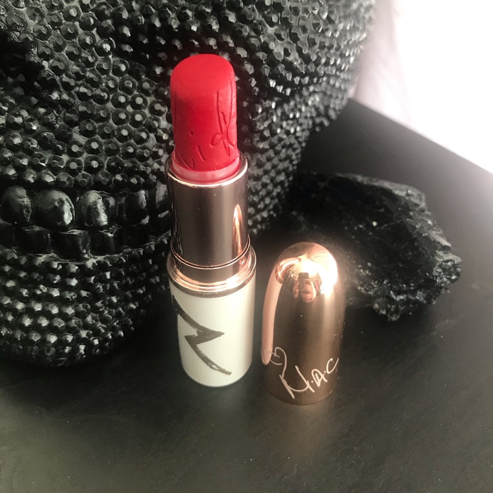 Rihanna Hearts MAC Lipstick in Riri Woo